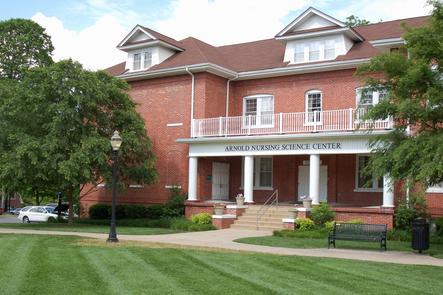 Hardin Hall Attend class or attend a lecture just next door in Hardin Hall, which houses the Arnold Nursing Science Center (BSN), the Price Business Faculty Center, and Wilson Lecture Hall.